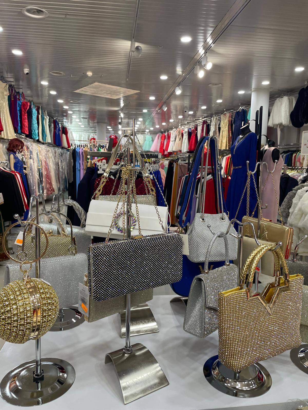 Sacs et pochettes scintillantes Moon Fashion, Fribourg