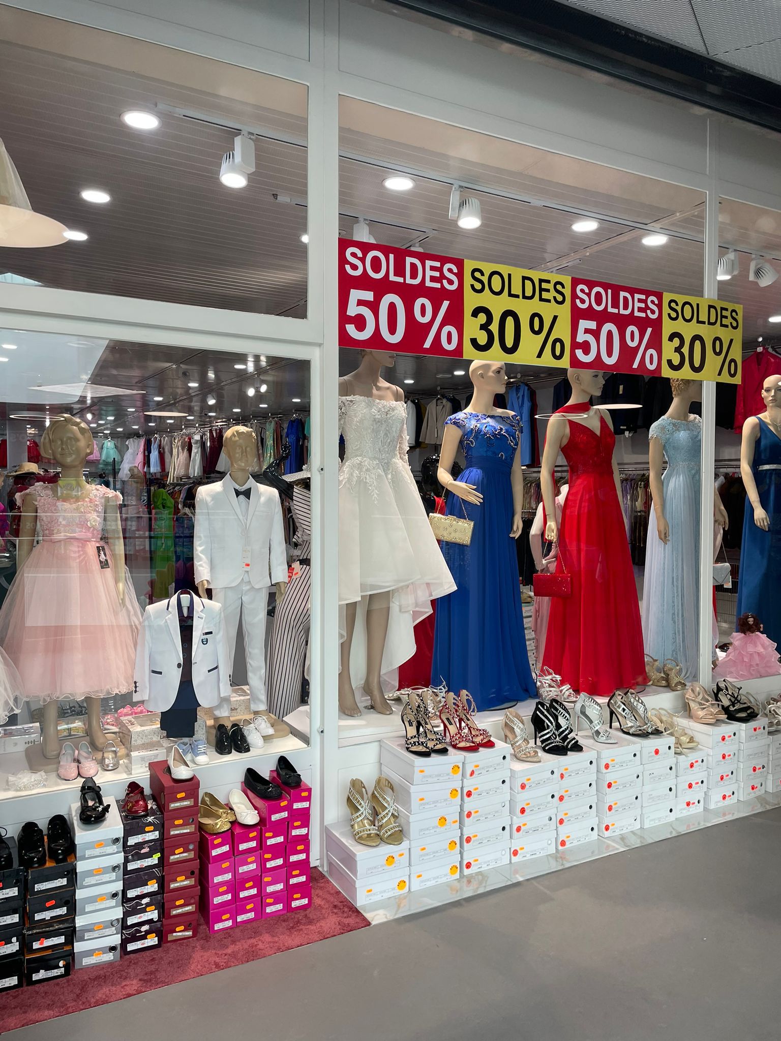 Portant de vêtements accessibles Moon Fashion, Fribourg